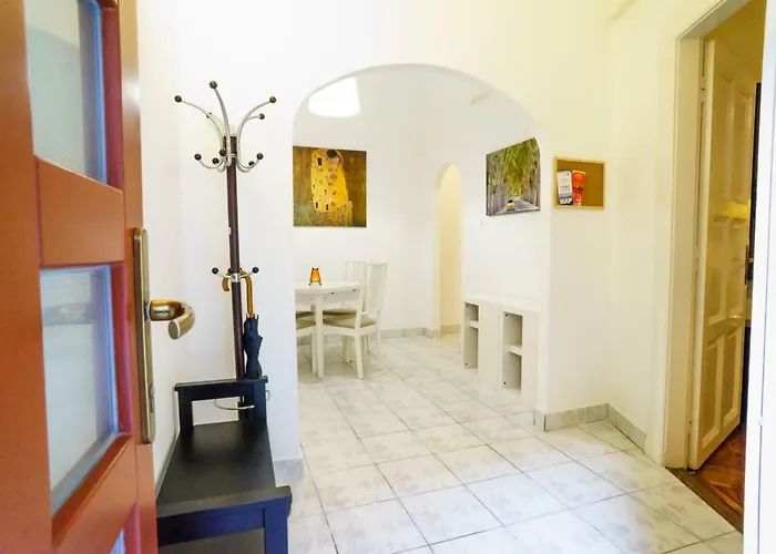 Kingdom & Car Parking On-site & Aircon & Quiet & Family Friendly Budapešť