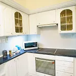 Kingdom & Car Parking On-site & Aircon & Quiet & Family Friendly
