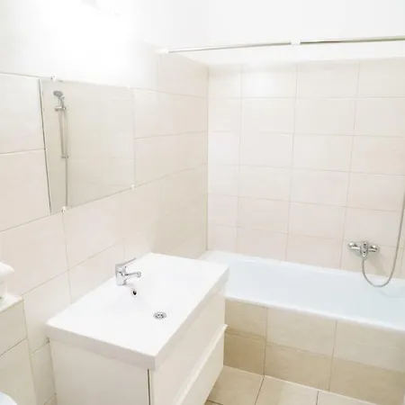 Apartamento Kingdom & Car Parking On-site & Aircon & Quiet & Family Friendly *