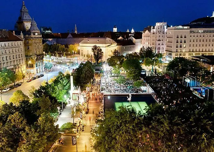 Kingdom & Car Parking On-site & Aircon & Quiet & Family Friendly Budapesta