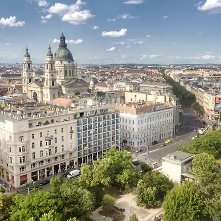 Apartment Kingdom & Car Parking On-site & Aircon & Quiet & Family Friendly Budapest